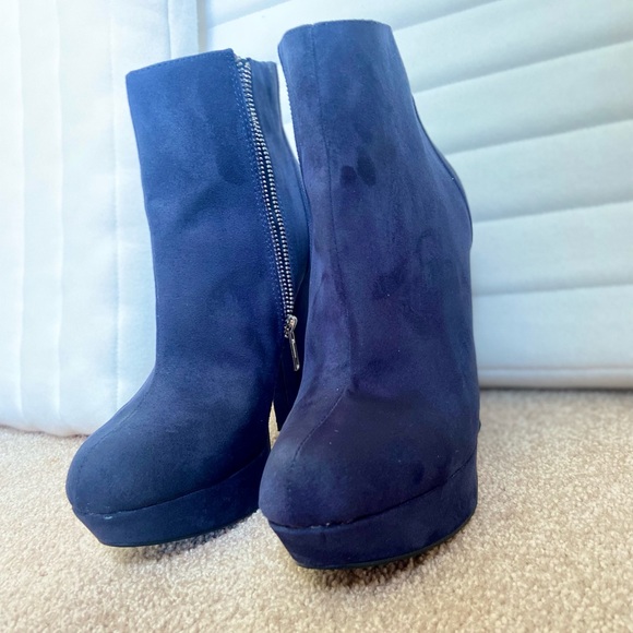 Sole Society, man-made suede, deep blue, high heeled boots in size 8 - Picture 2 of 6
